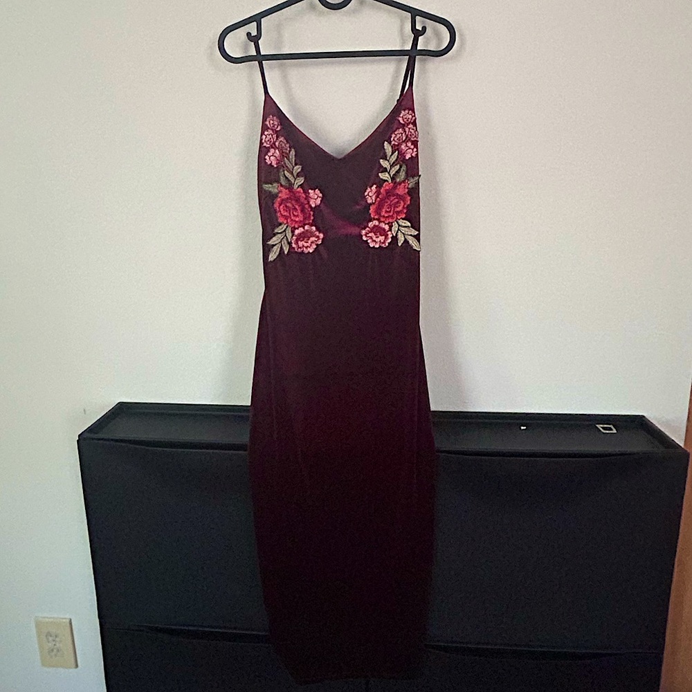 Maroon velvet fitted midi dress/Size small/Party dress/Bridal shower